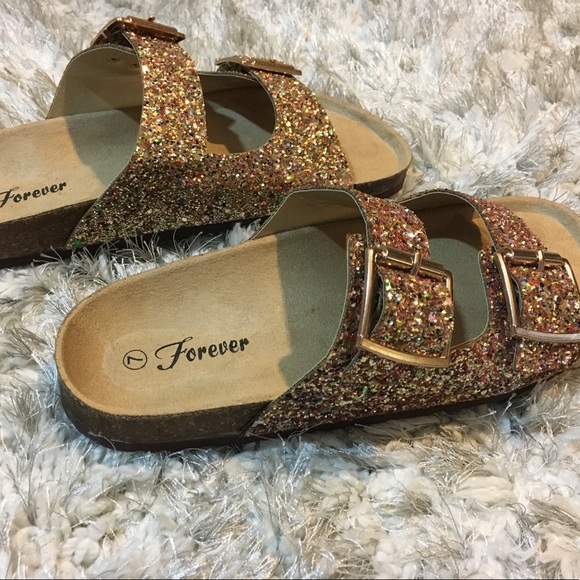 RESTOCKED 💕 Gold sparkle sandals - Picture 2 of 7